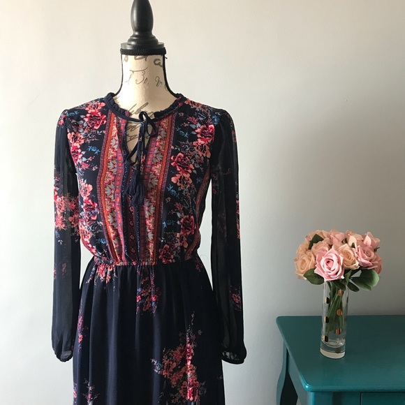 Classy Floral Maxi Dress - Picture 1 of 6